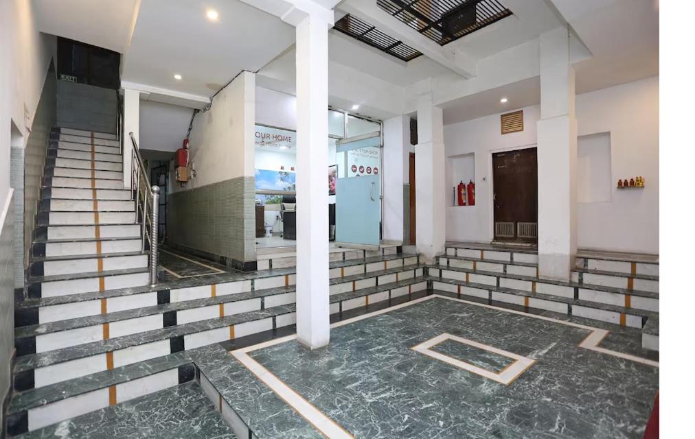 Vishal Hotel By Comfort Rooms Ню Делхи Екстериор снимка