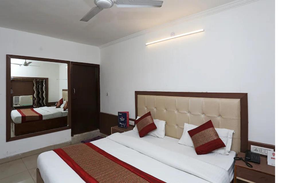 Vishal Hotel By Comfort Rooms Ню Делхи Екстериор снимка