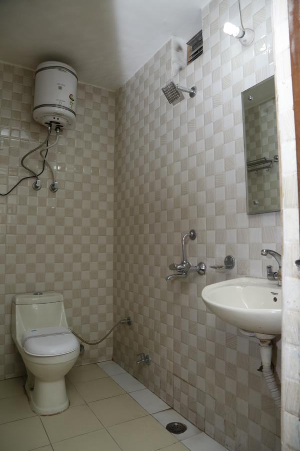 Vishal Hotel By Comfort Rooms Ню Делхи Екстериор снимка