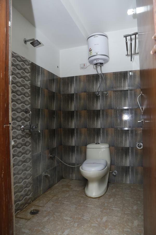 Vishal Hotel By Comfort Rooms Ню Делхи Екстериор снимка