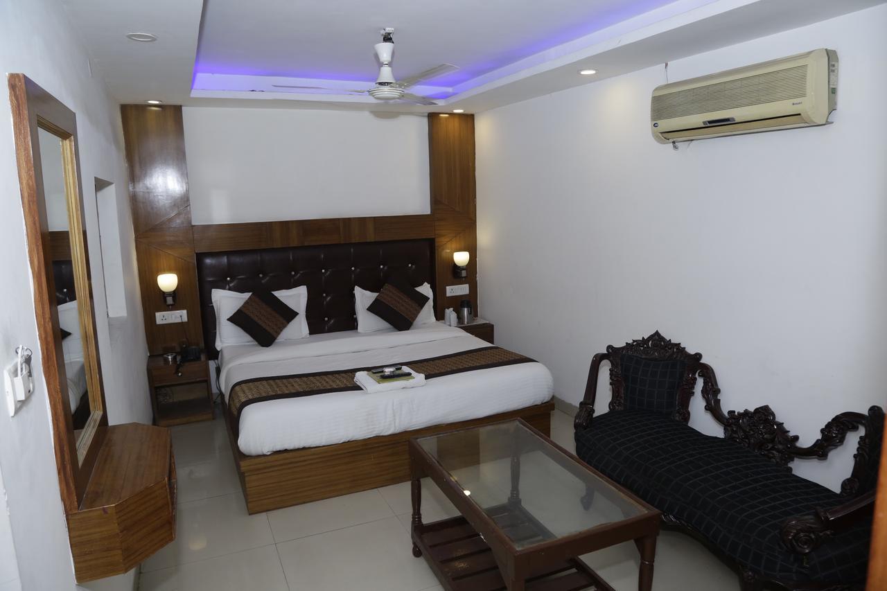 Vishal Hotel By Comfort Rooms Ню Делхи Екстериор снимка