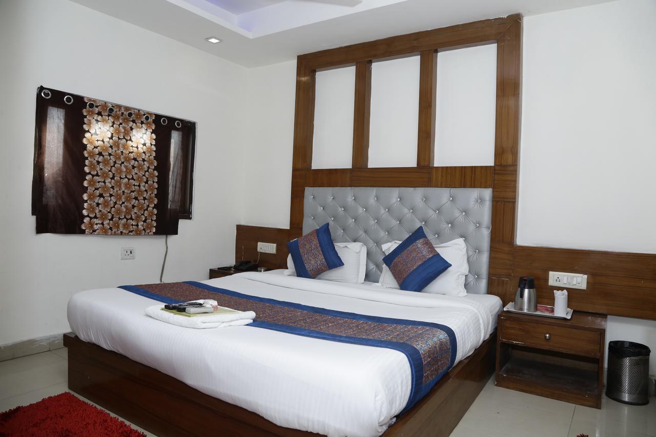 Vishal Hotel By Comfort Rooms Ню Делхи Екстериор снимка